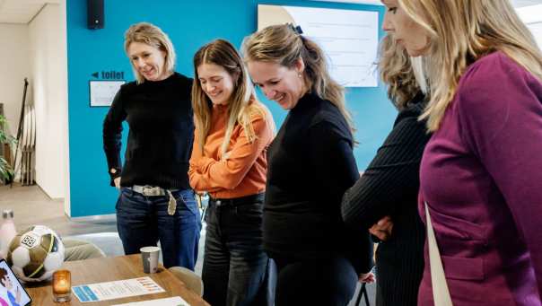 Een fotoverslag van de bustour rond 2 labs- en werkplaatsen van de HAN in Oosterhout en Nijmegen-Noord