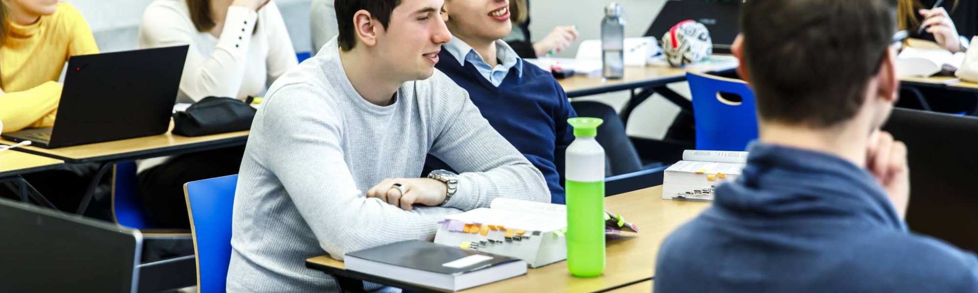 klas studenten klaslokaal lessituatie, FEM commerciele economie, accountancy