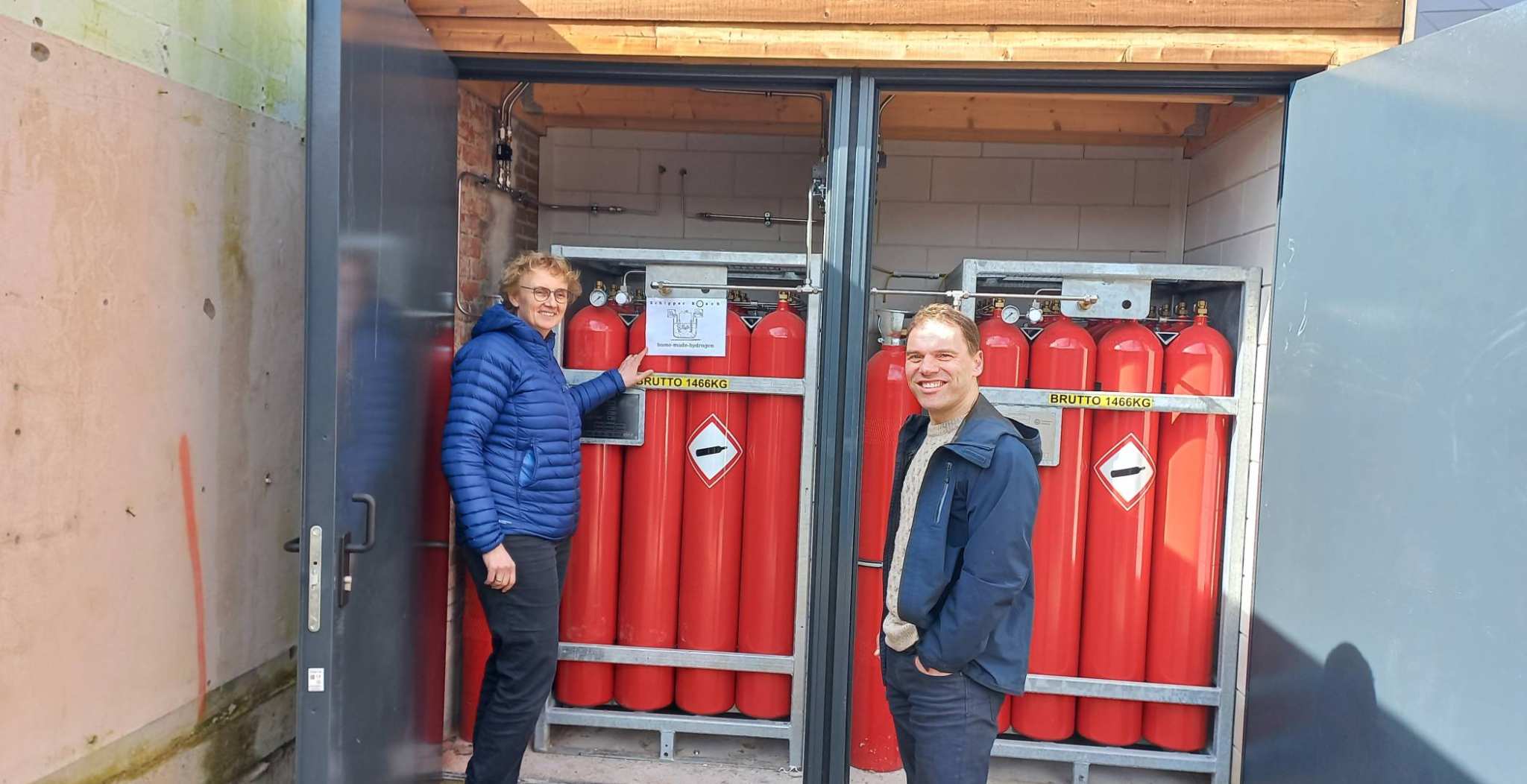 Patricia en Pieter waterstoftanks