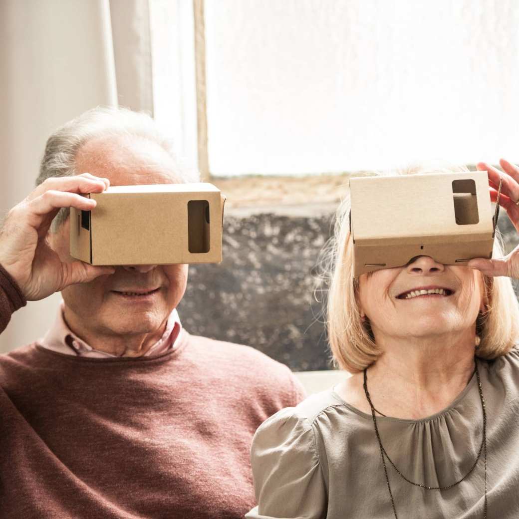 Health oudere mensen virtual reality bril