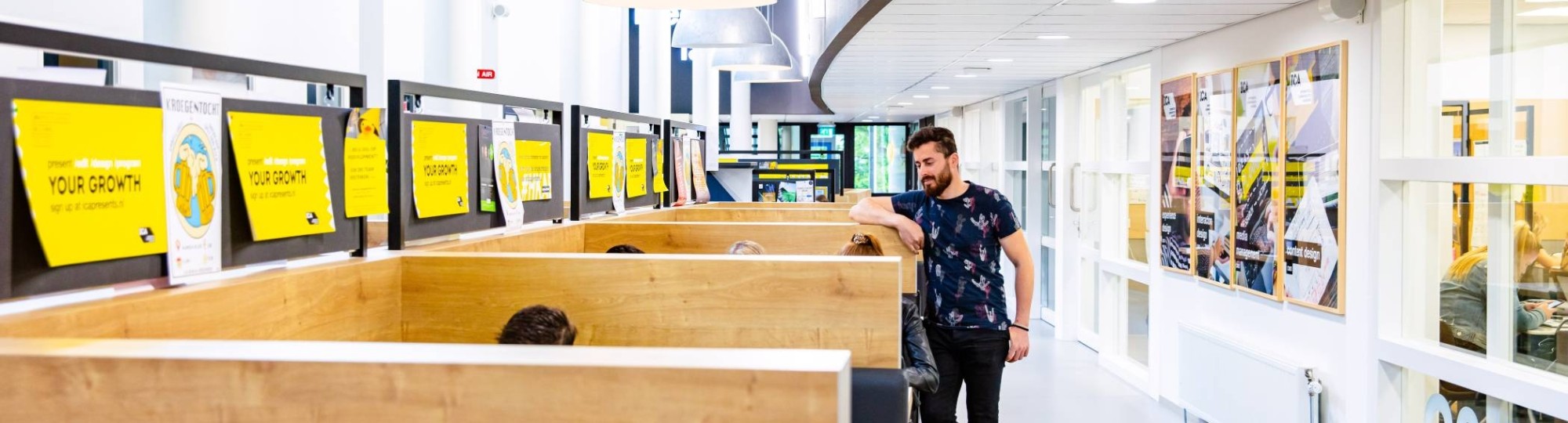 bij werkplekken in Engineering gebouw