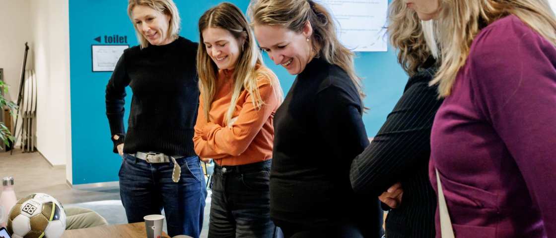 Een fotoverslag van de bustour rond 2 labs- en werkplaatsen van de HAN in Oosterhout en Nijmegen-Noord