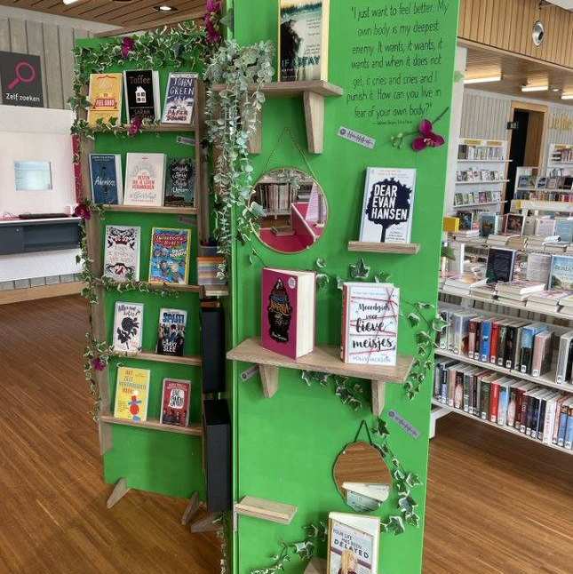 In bibliotheek Rozet in Arnhem hebben studenten van de HAN lerarenopleiding experiences ingericht rondom maatschappelijke thema's.