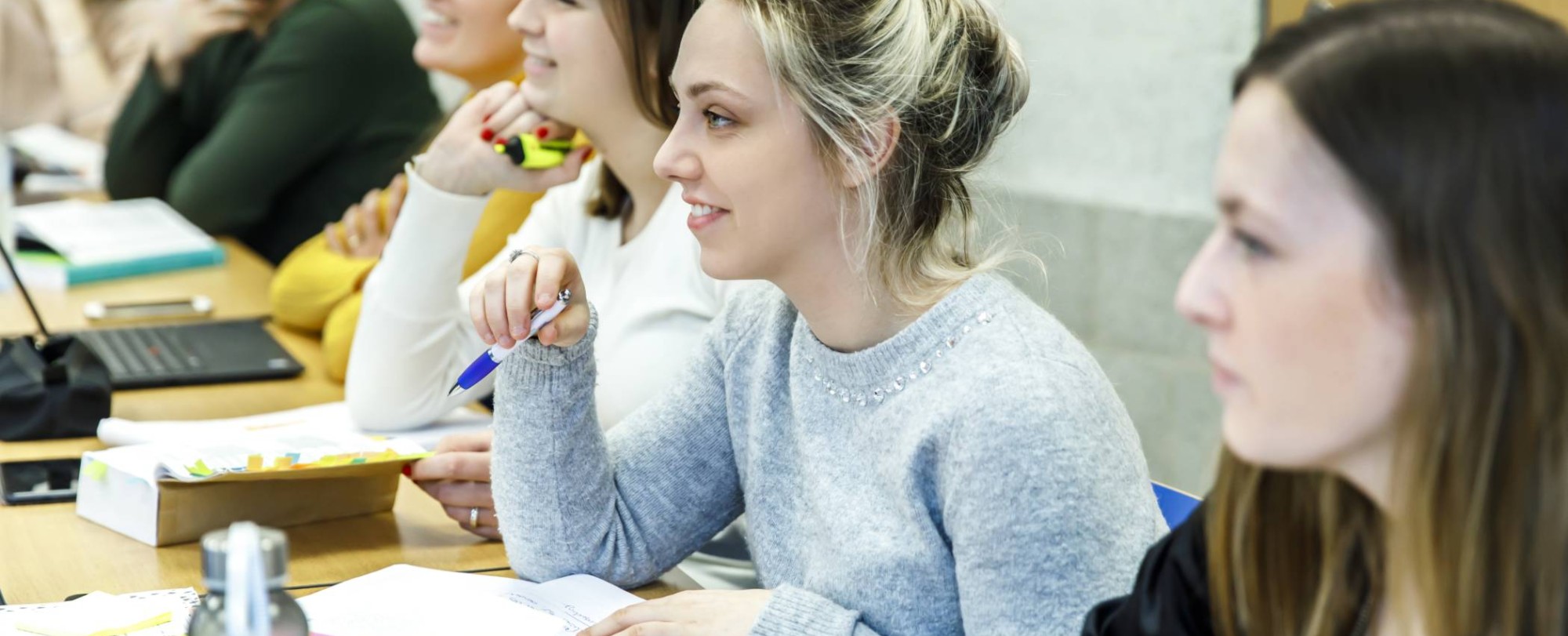 klas studenten klaslokaal lessituatie, FEM commerciele economie, accountancy