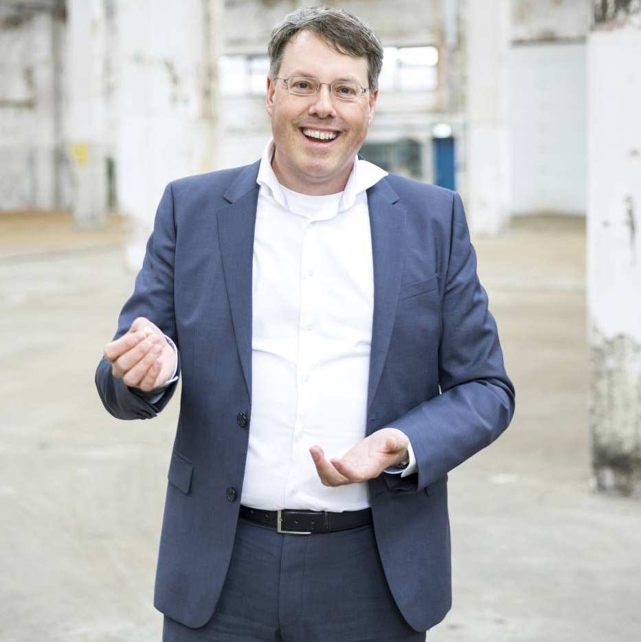 Man presenteert connectr