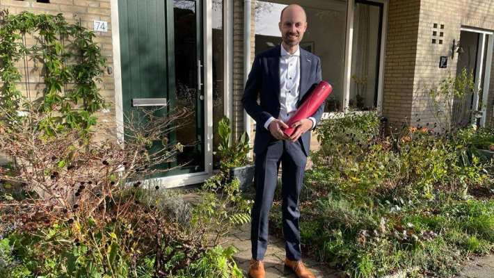 Jos Borkent, onderzoeker die gepromoveerd is.